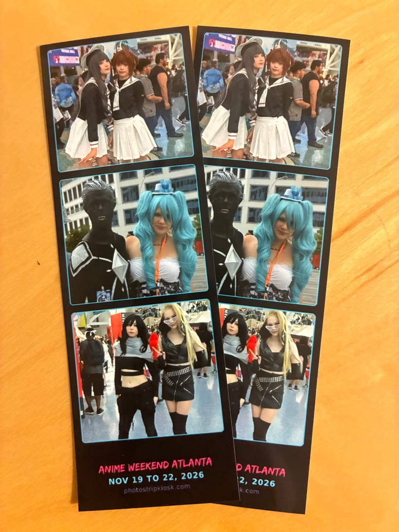 Example Photostrip photo strips in the Night style.